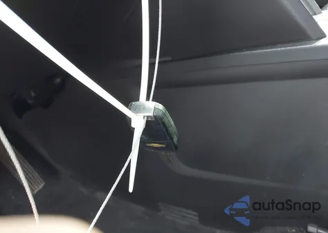 2017 Chevrolet Equinox Premier z USA, uszkodzony, nr VIN 2GNALDEK2H1511620